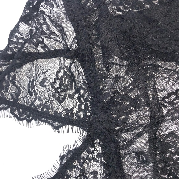 Lace Triangle Midi Bralette - Picture 4 of 7